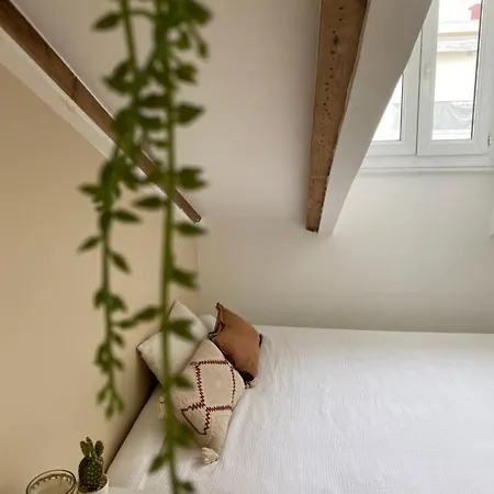 Апартаменты Lovely 1 Bedroom - Heart Of